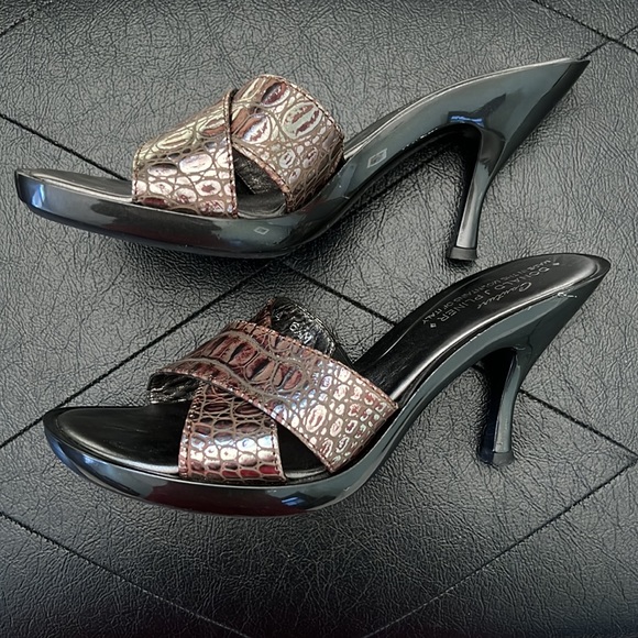 DONALD J PLINER Heels - Picture 6 of 6